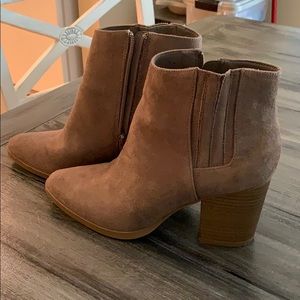 Madden Girl booties. Sale 🌎❤️💜